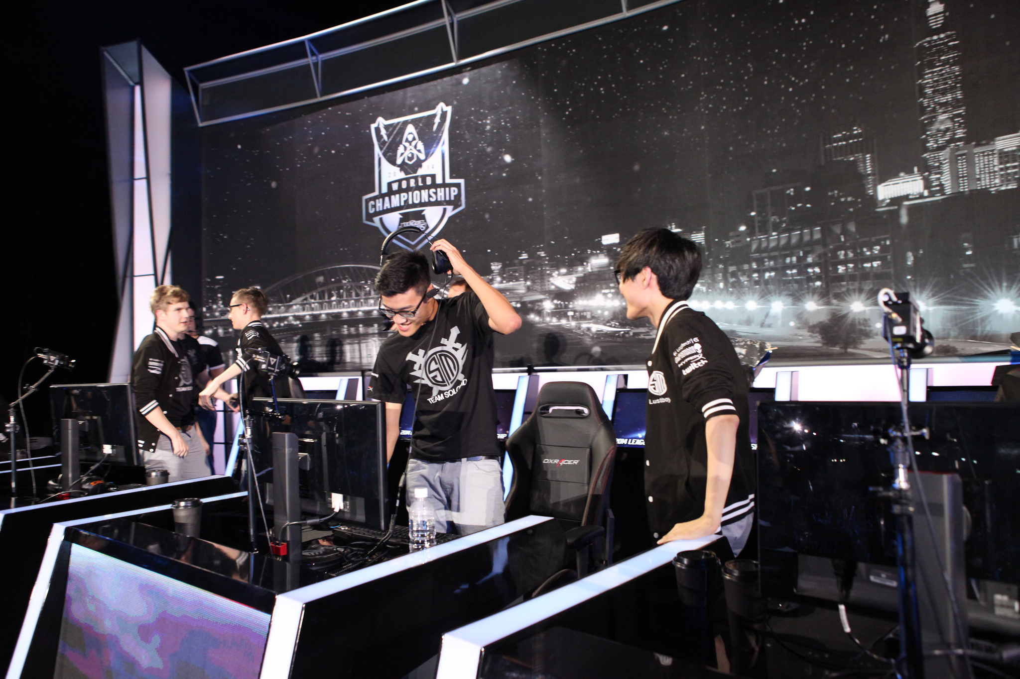 王者榮耀服務(wù)器故障致玩家信譽(yù)分被系統(tǒng)誤判違規(guī)扣除，補(bǔ)償方案爭(zhēng)議引發(fā)玩家集體不滿(mǎn)