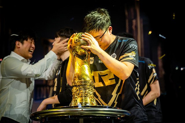 KPL秋季賽花樓久誠教練對決，TTG戰(zhàn)隊迎戰(zhàn)AG超玩會